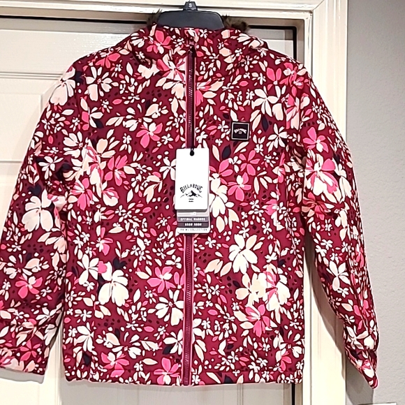 Bolubao's Winter-Ready Jacket main image 1